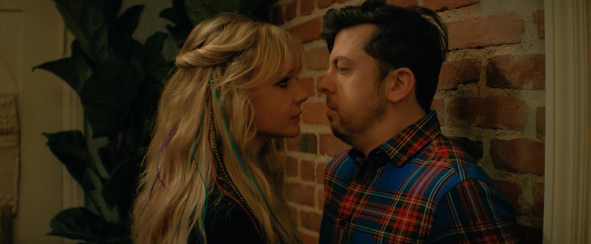 Carey Mulligan (left) stars as Cassandra and Christopher Mintz-Plasse (right) stars as Neil in director Emerald Fennell’s PROMISING YOUNG WOMAN. Cr: Focus Features