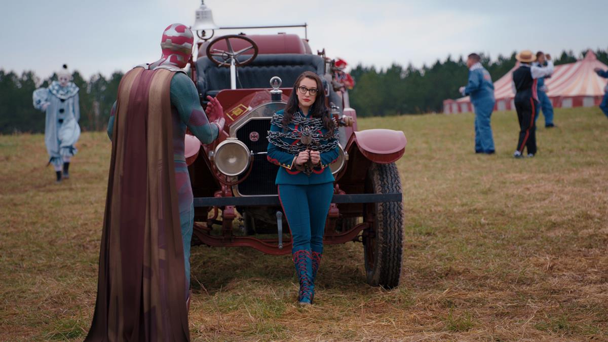 (L-R): Paul Bettany as Vision and Kat Dennings as Darcy Lewis in “WandaVision.” Cr: Marvel Studios