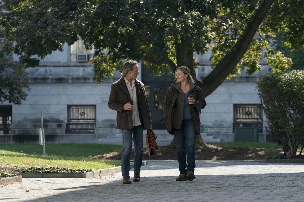 Guy Pearce and Kate Winslet in “Mare of Easttown.” Cr: HBO