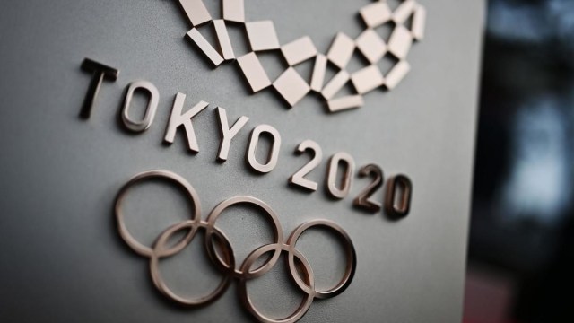 Bronze embossed Tokyo 2020 logo. Cr: CBS Sports