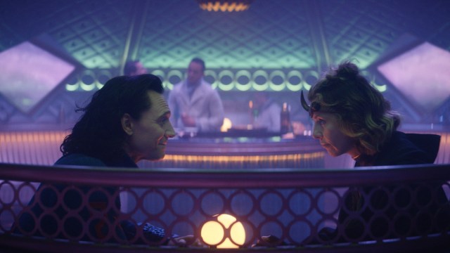Loki (Tom Hiddleston) and Sophia Di Martino in Episode 3 of Marvel Studios' “Loki.” Cr: Marvel Studios