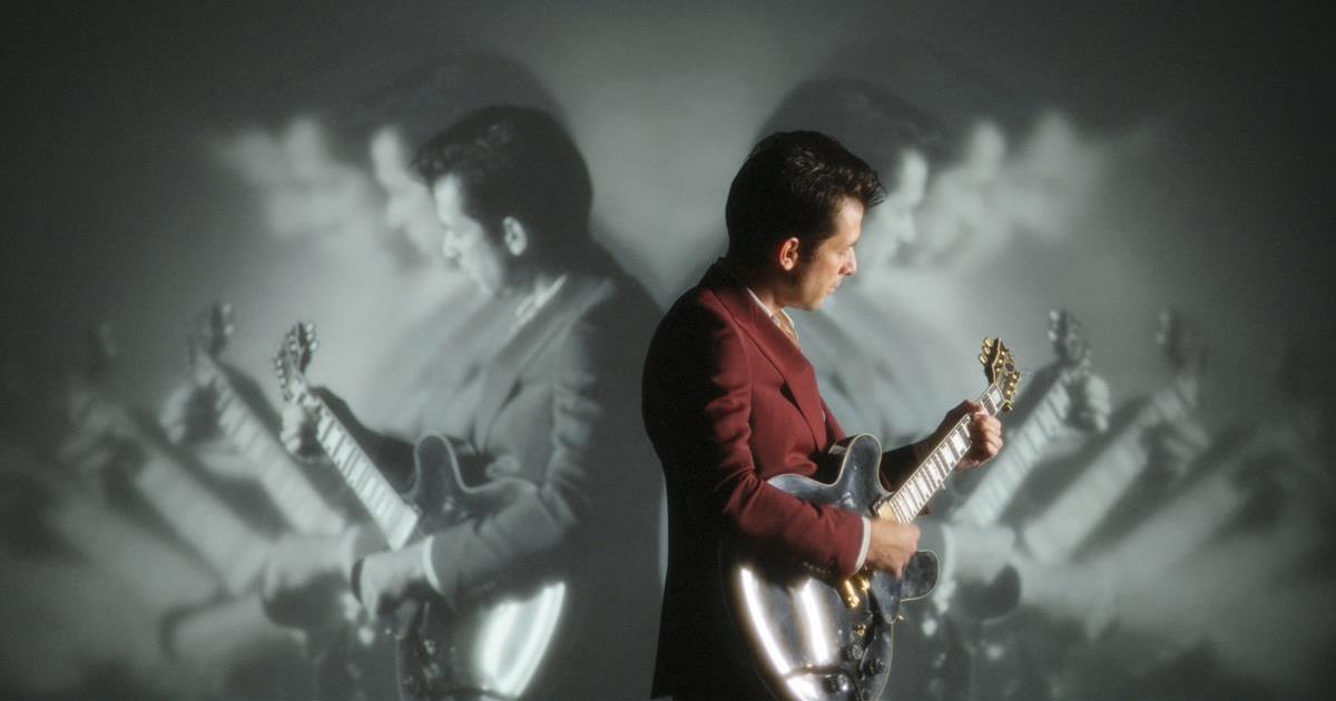Mark Ronson in “Watch the Sound With Mark Ronson.” Cr: Apple TV+