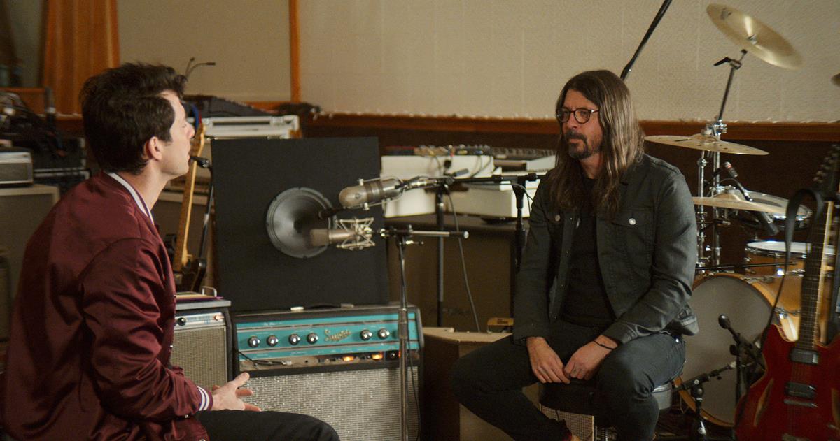 Mark Ronson and Dave Grohl in “Watch the Sound With Mark Ronson.” Cr: Apple TV+