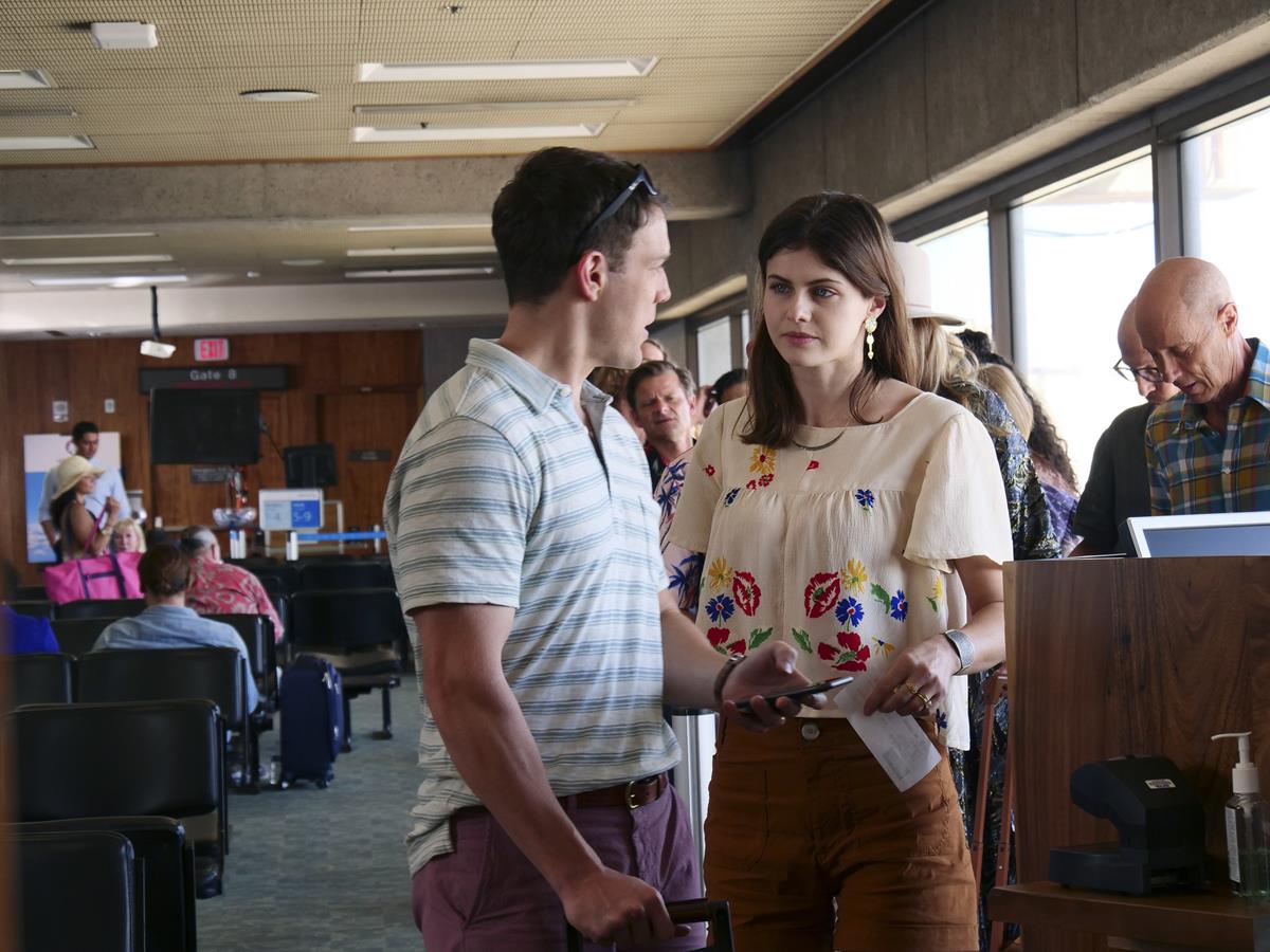 Jake Lacy as Shane Patton and Alexandra Daddario as Rachel Patton in Episode 6 of “The White Lotus.” Cr: HBO