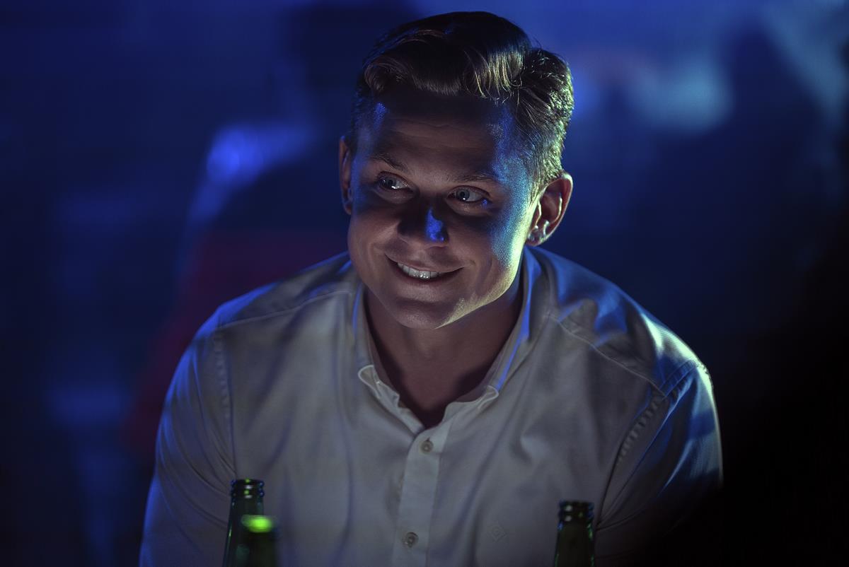 Billy Magnussen as Logan Ash in “No Time To Die.” Cr: MGM