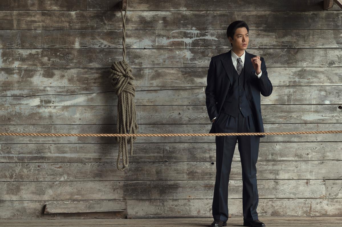 Lee Min-Ho as Koh Hansu in episode 2 of “Pachinko.” Cr: Apple TV+