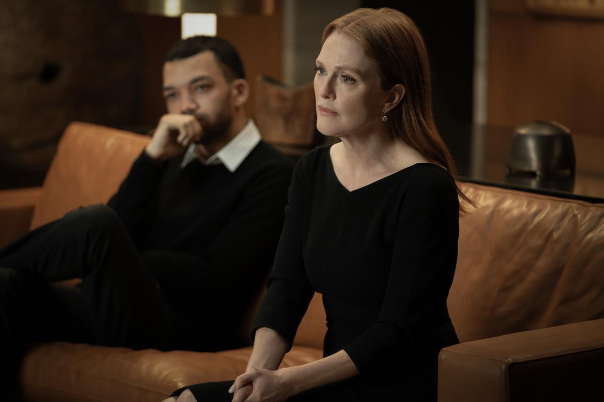 Julianne Moore and Justice Smith in “Sharper.” Cr: Apple TV+