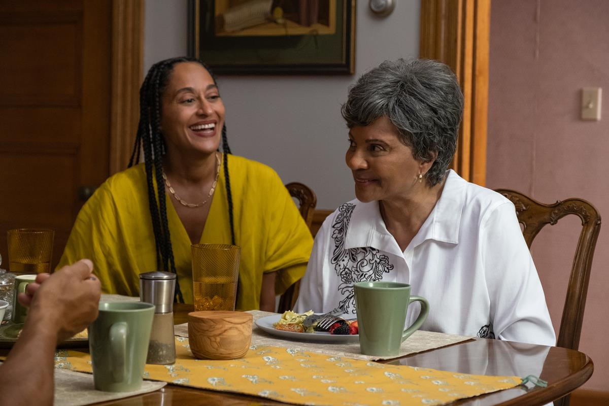 Tracee Ellis Ross as Lisa and Leslie Uggams as her mother Agnes in writer-director Cord Jefferson’s “American Fiction.” Cr: Claire Folger/Orion Pictures