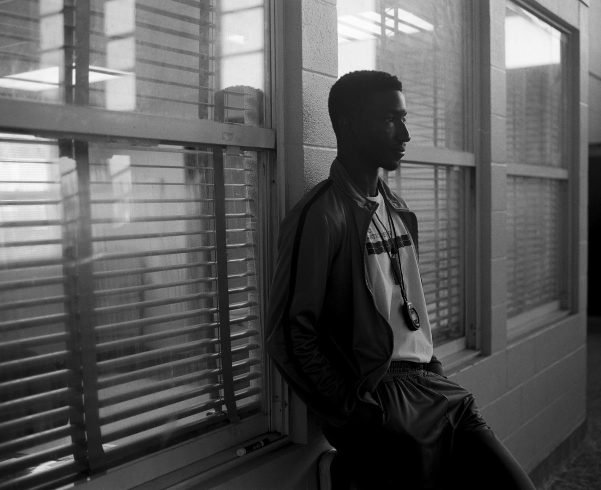 Mamoudou Athie in “Kinds of Kindness.” Cr: Yorgos Lanthimos/Searchlight Pictures