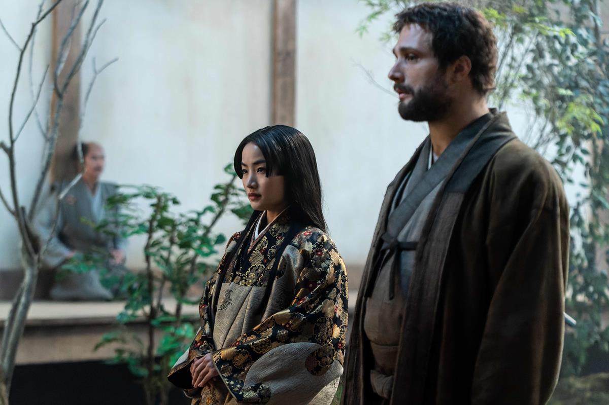 Anna Sawai as Toda Mariko and Cosmo Jarvis as John Blackthorne in “Shōgun.” Cr: Katie Yu/FX